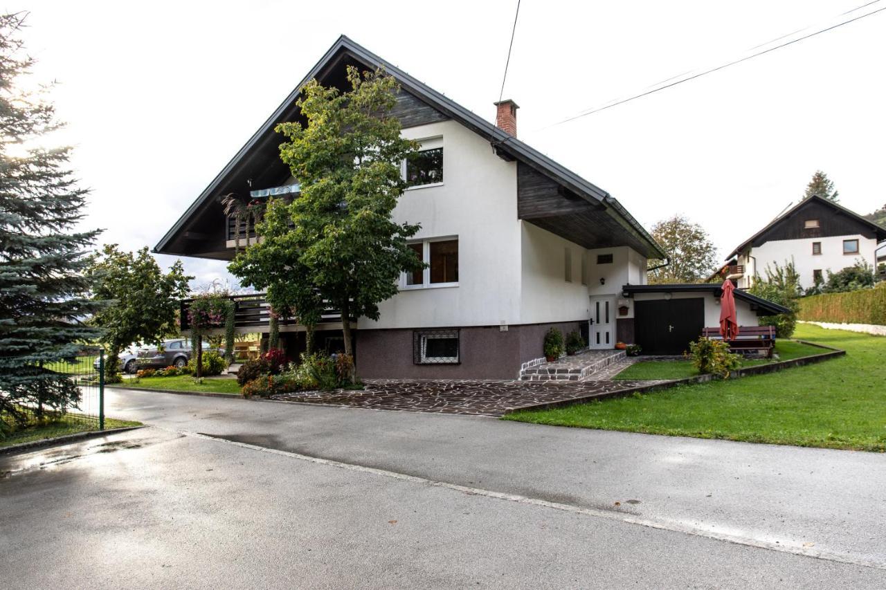Honey Apartments Жировница Экстерьер фото