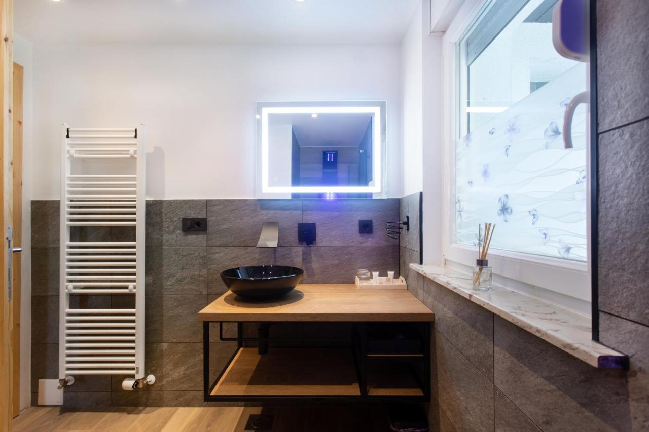 Honey Apartments Жировница Экстерьер фото